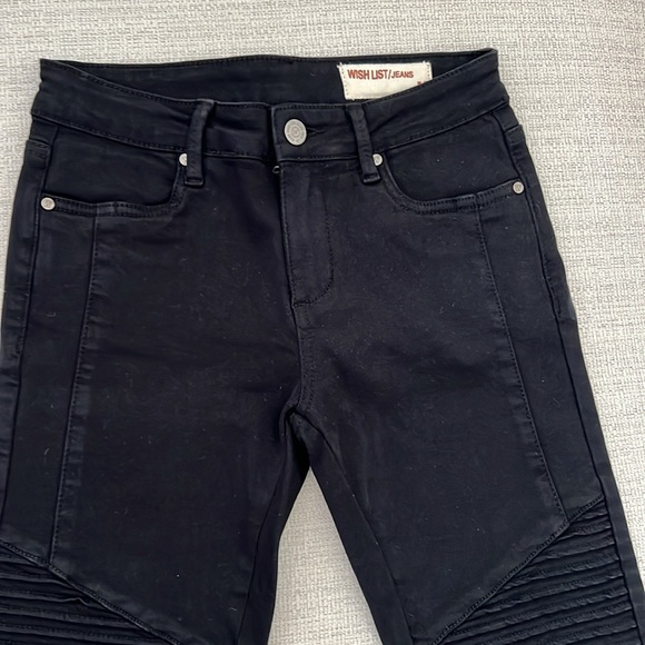 New Wishlist Jeans. Never been worn. Size M, but run small in my opinion. - Picture 7 of 8